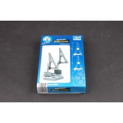 Soporte con pinzas para modelismo