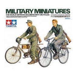 Soldados Alemanes con Bicicletas