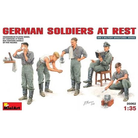 Soldados Alemanes en Descanso
