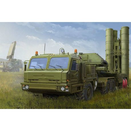 Russian BAZ-64022 with 5P85TE2 TEL S-400